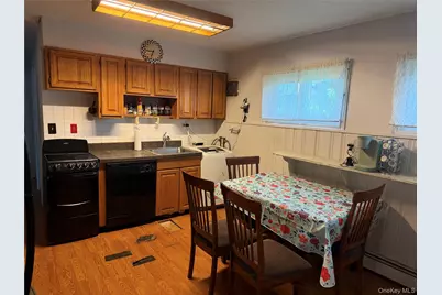 44 Mallard Road, Levittown, NY 11756 - Photo 3