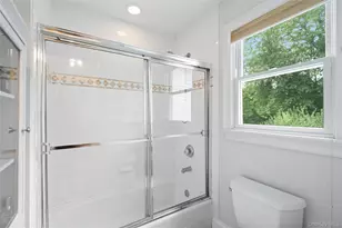 90 Meadow Glen Rd, Northport, NY 11768 - Photo 35