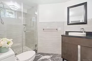 95 Vernon Ave, Yonkers, NY 10704 - Photo 23