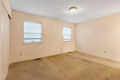 7 Daria Drive, Oakdale, NY 11769 - Photo 11