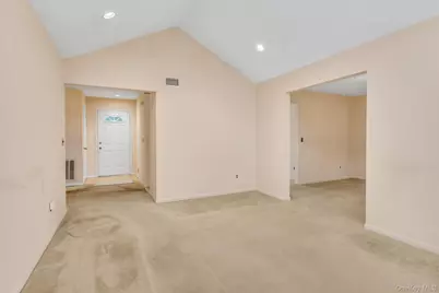 7 Daria Drive, Oakdale, NY 11769 - Photo 7
