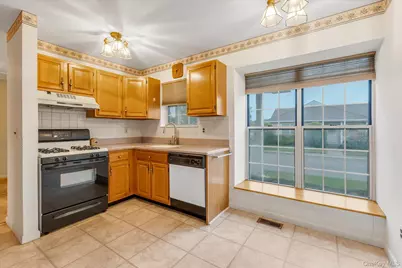 7 Daria Drive, Oakdale, NY 11769 - Photo 5