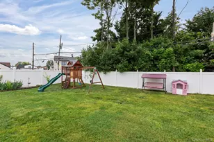 149 Coach Ln, Levittown, NY 11756 - Photo 19