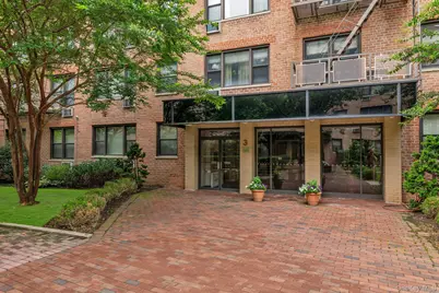 3 Birchwood Court #5G, Mineola, NY 11501 - Photo 1