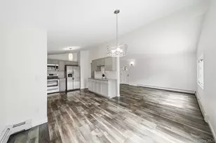 28 Ashwood Dr, Shirley, NY 11967 - Photo 5