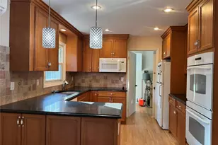 40 Seabrook Ln, Stony Brook, NY 11790 - Photo 5
