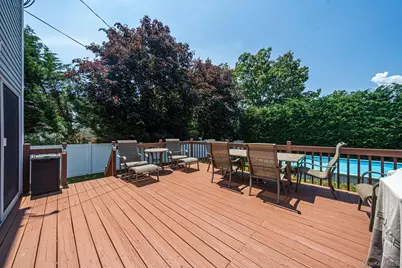 108 Keswick Drive, East Islip, NY 11730 - Photo 23