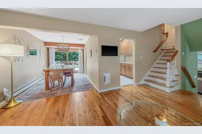 108 Keswick Drive, East Islip, NY 11730 - Photo 9