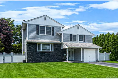 108 Keswick Drive, East Islip, NY 11730 - Photo 27