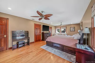 108 Keswick Drive, East Islip, NY 11730 - Photo 19