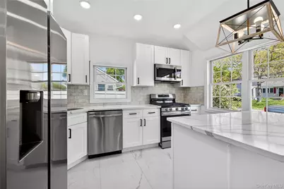 23 Champlain Street, Port Jefferson Station, NY 11776 - Photo 15