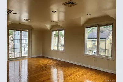 27-07 Murray Lane #Second floor, Flushing, NY 11354 - Photo 3