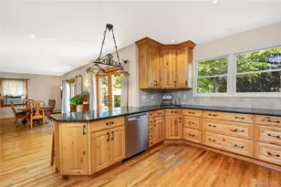 530 Elm St, West Hempstead, NY 11552 - Photo 15