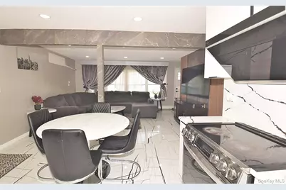 32 W Cabot Lane, Westbury, NY 11590 - Photo 11