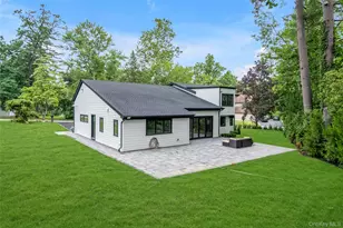 28 Redbrook Rd, Great Neck, NY 11024 - Photo 27