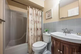 33 Meadowfarm Rd, East Islip, NY 11730 - Photo 17