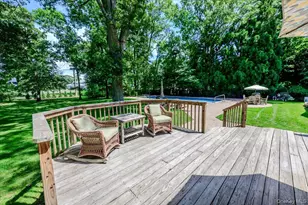 33 Meadowfarm Rd, East Islip, NY 11730 - Photo 31
