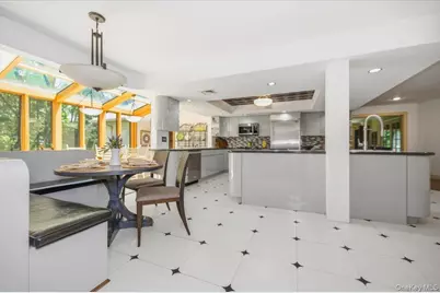 33 Meadow Farm Road, East Islip, NY 11730 - Photo 9
