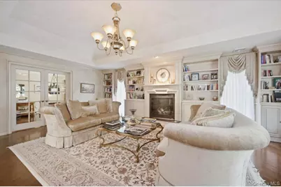 33 Meadow Farm Road, East Islip, NY 11730 - Photo 5