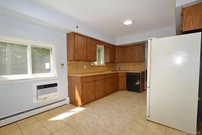 39 Sheryl Crescent, Smithtown, NY 11787 - Photo 17