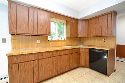 39 Sheryl Crescent, Smithtown, NY 11787 - Photo 21
