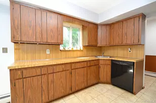 39 Sheryl Crescent, Smithtown, NY 11787 - Photo 21