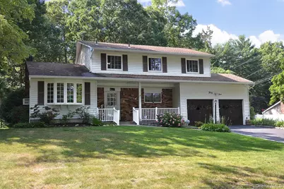 39 Sheryl Crescent, Smithtown, NY 11787 - Photo 5