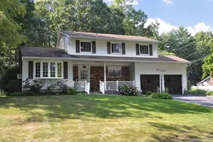 39 Sheryl Crescent, Smithtown, NY 11787 - Photo 5