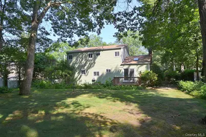 39 Sheryl Crescent, Smithtown, NY 11787 - Photo 9