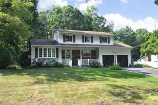 39 Sheryl Crescent, Smithtown, NY 11787 - Photo 3