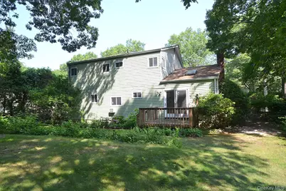 39 Sheryl Crescent, Smithtown, NY 11787 - Photo 7