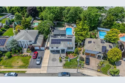 2696 Clubhouse Road, Merrick, NY 11566 - Photo 5