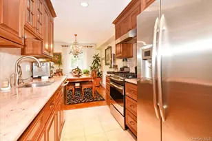 320 E Shore Rd, Great Neck, NY 11023 - Photo 19