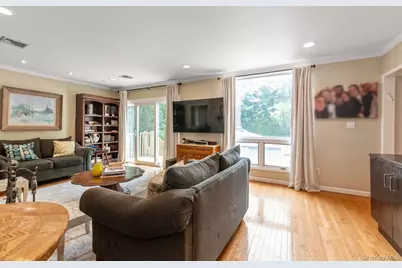 19 Margaret Avenue, Lawrence, NY 11559 - Photo 9