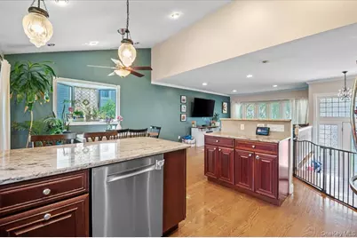 215 N Boston Avenue, Massapequa, NY 11758 - Photo 7