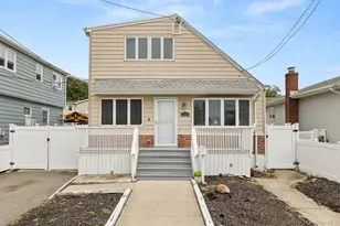 2383 Riverside Dr, Wantagh, NY 11793 - Photo 3