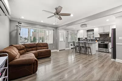 2383 Riverside Drive, Wantagh, NY 11793 - Photo 11