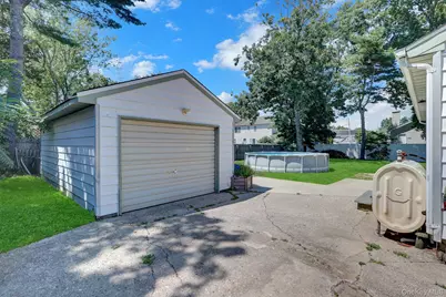 100 Lincoln Drive, Mastic Beach, NY 11951 - Photo 25