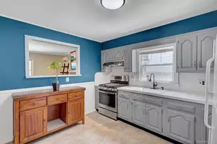 100 Lincoln Dr, Mastic Beach, NY 11951 - Photo 5