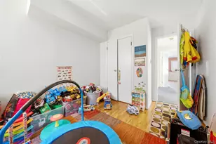 88 E Valley Stream Blvd, Valley Stream, NY 11580 - Photo 15