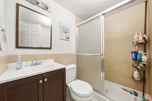 88 E Valley Stream Blvd, Valley Stream, NY 11580 - Photo 21