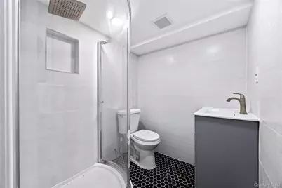 1588 Woodstock Street, Elmont, NY 11003 - Photo 15