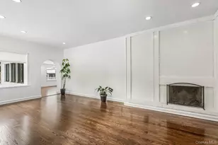 19 Frost Creek Dr, Locust Valley, NY 11560 - Photo 7