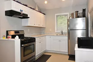 38 Balaton Ave, Ronkonkoma, NY 11779 - Photo 3