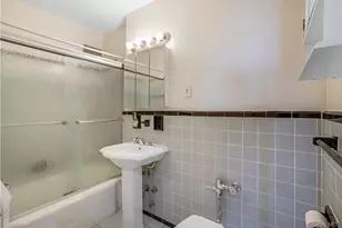 730 Pelham Rd, New Rochelle, NY 10805 - Photo 17