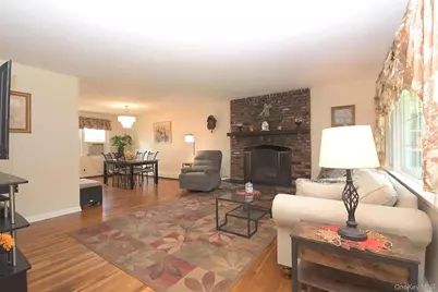 12 Acorn Street, Ronkonkoma, NY 11779 - Photo 5