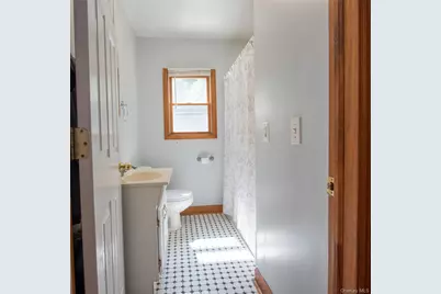 8 Stanley Street, Poughkeepsie, NY 12603 - Photo 11