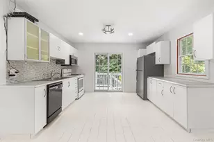 10 Clifton Pl, Port Jefferson, NY 11776 - Photo 35