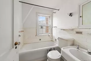 310 W 263rd St, Bronx, NY 10471 - Photo 17