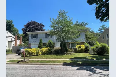 110 Greenway Drive S, Syosset, NY 11791 - Photo 5